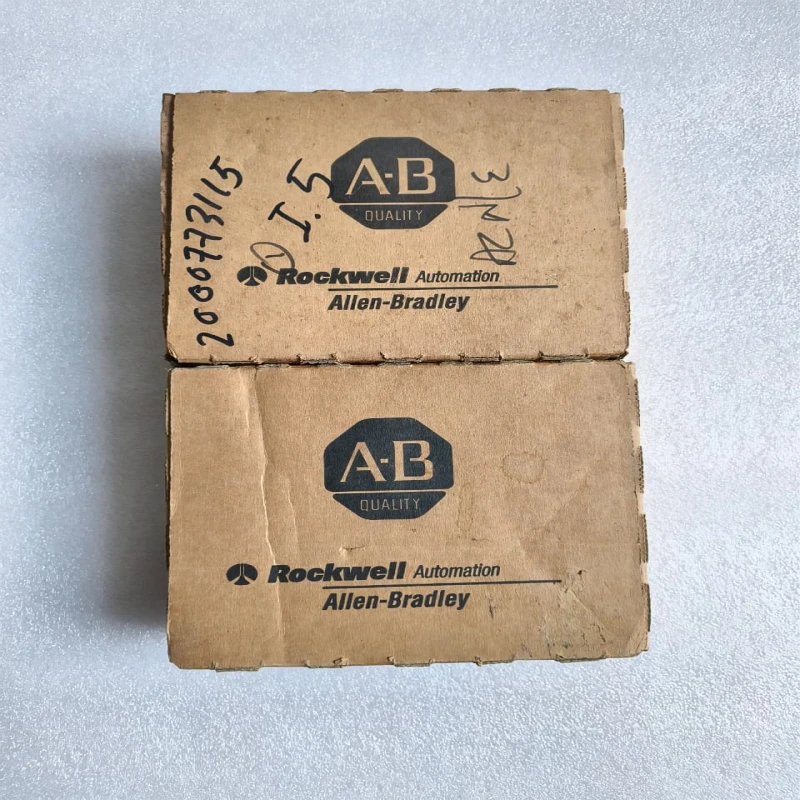 Allen-Bradley 1769-OW8 CompactLogix 8-Point VAC/VDC Relay Output Module thumbnail 4